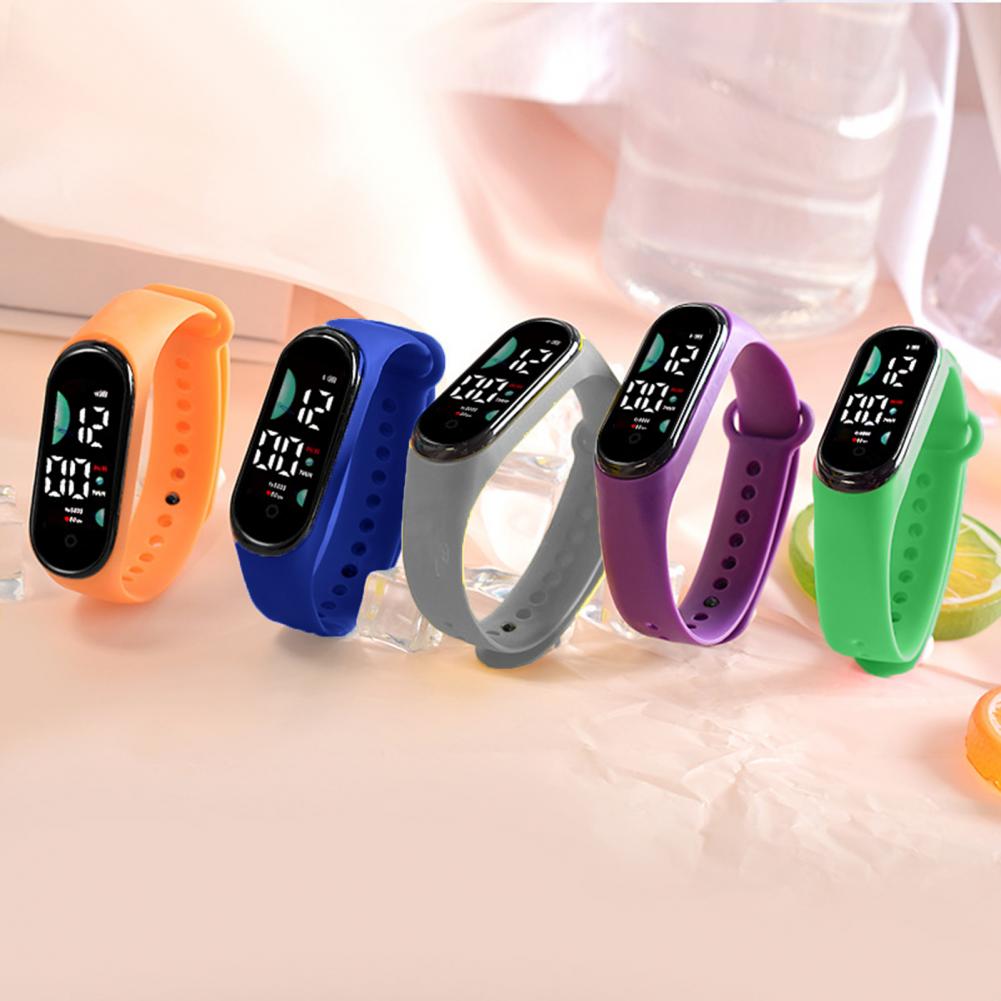 Smartwatch Digital Watches For Kids - 子供のためのデジタルLED腕時計,防水ブレスレット,腕時計,漫画,誕生日プレゼント,男の子,女の子