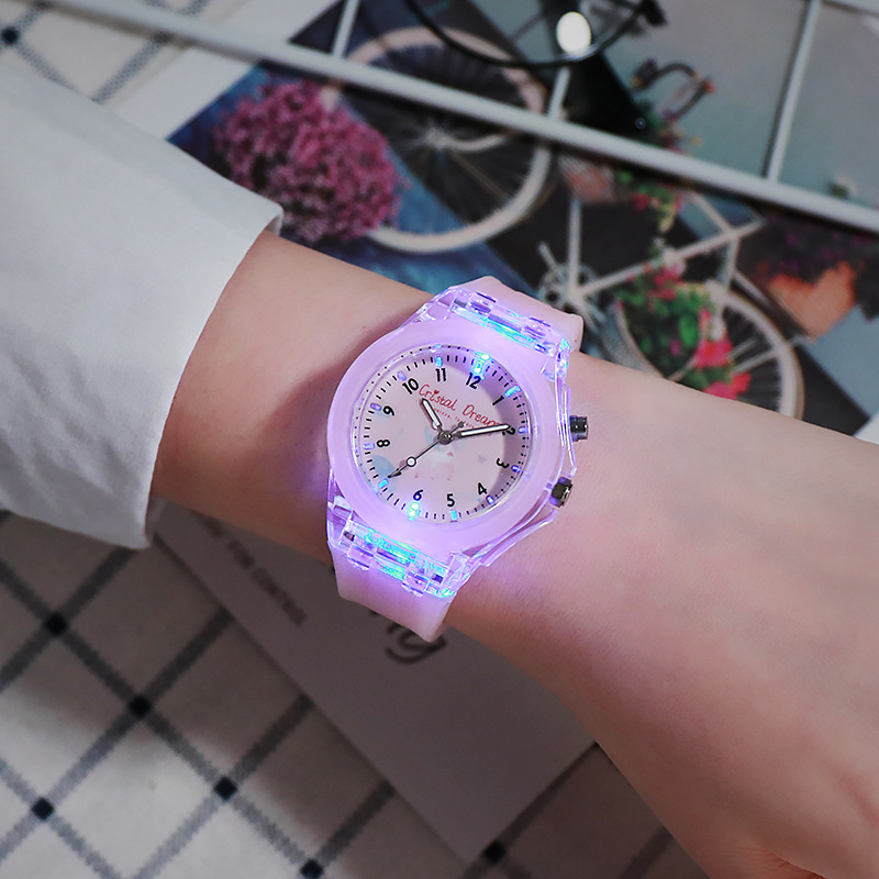女の子と男の子のためのクォーツスポーツウォッチ,シリコンクロ - Chronograph Sport Watch のレビューと価格