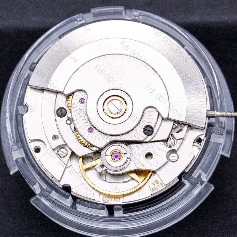 新しいETA C07.111ムーブメントC07111 V8認 - Watch V8 のレビューと価格